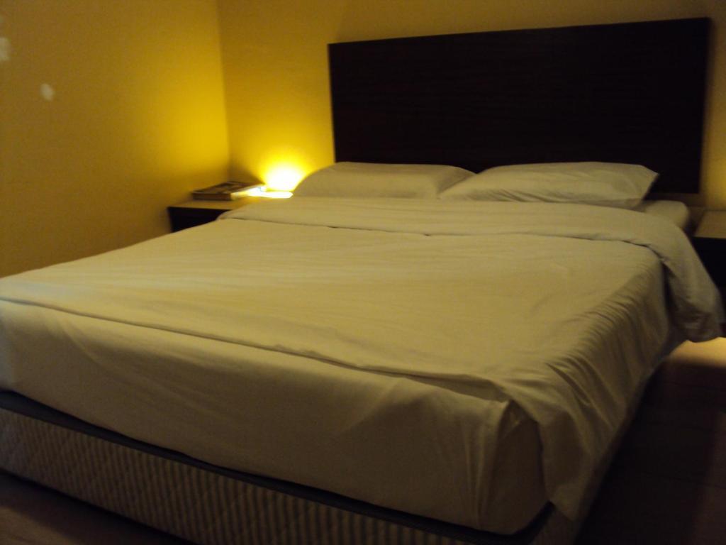Golden Bay Hotel Malacca Ruang foto