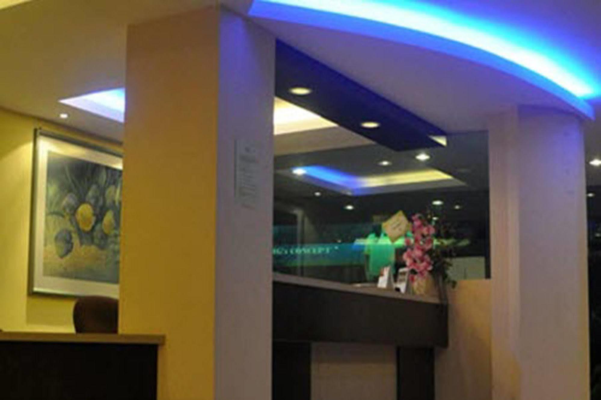 Golden Bay Hotel Malacca Bagian luar foto