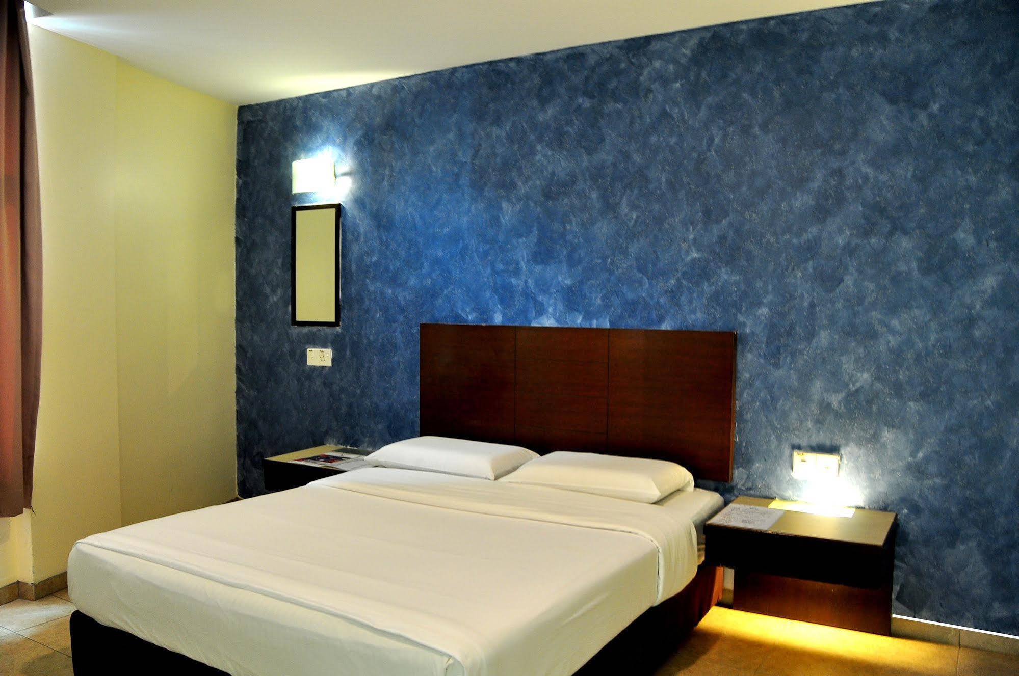 Golden Bay Hotel Malacca Bagian luar foto